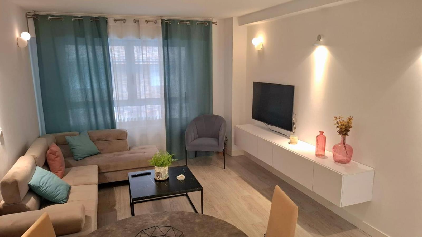 Moderno Apartamento Con Garaje Privado En El Centro De Vigo Exterior foto